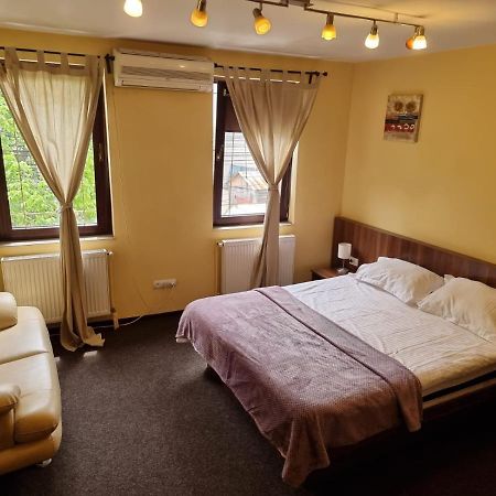 Casa Romana Apartment Ploiesti Ngoại thất bức ảnh