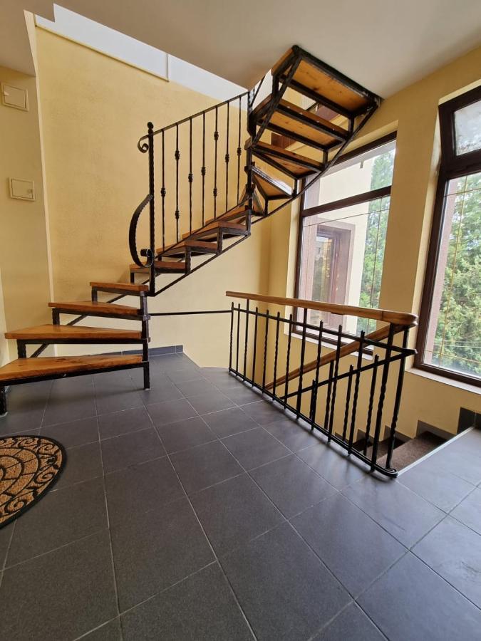 Casa Romana Apartment Ploiesti Ngoại thất bức ảnh